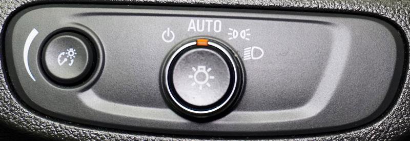 Used 2020 Buick Encore Preferred image 28