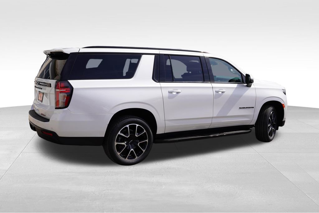 Certified 2024 Chevrolet Suburban RST w/ Luxury Package AWD/4WD image 4