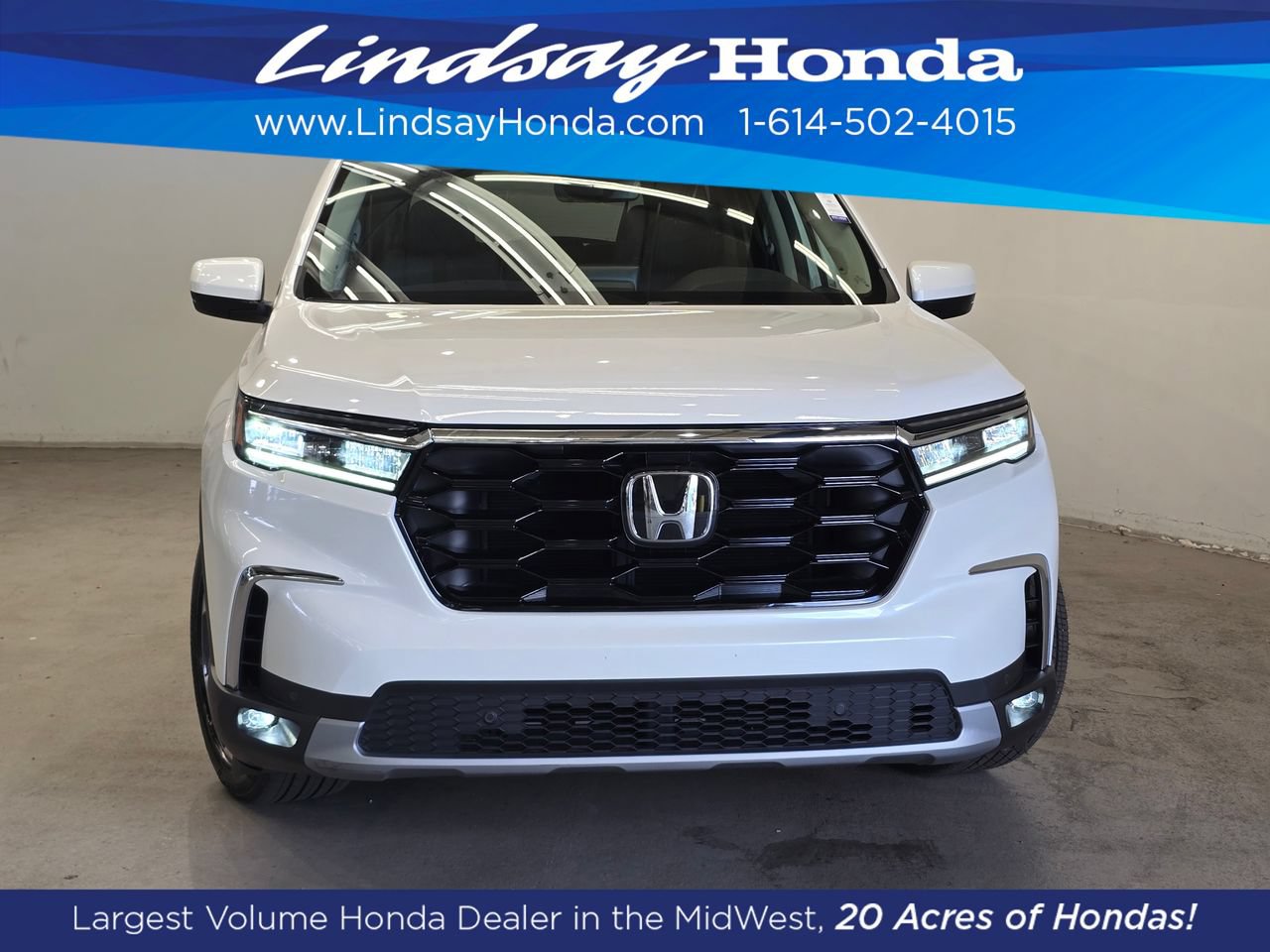 Used 2025 Honda Pilot Touring image 2