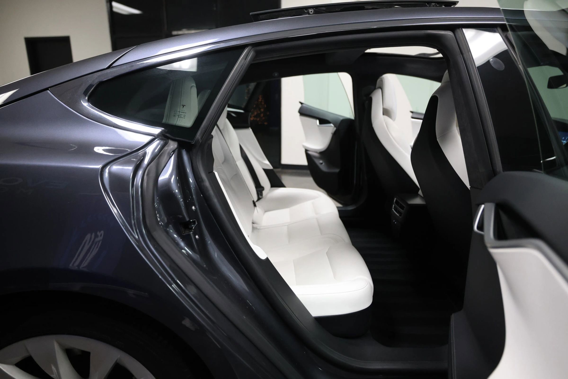 Used 2017 Tesla Model S 100D image 40