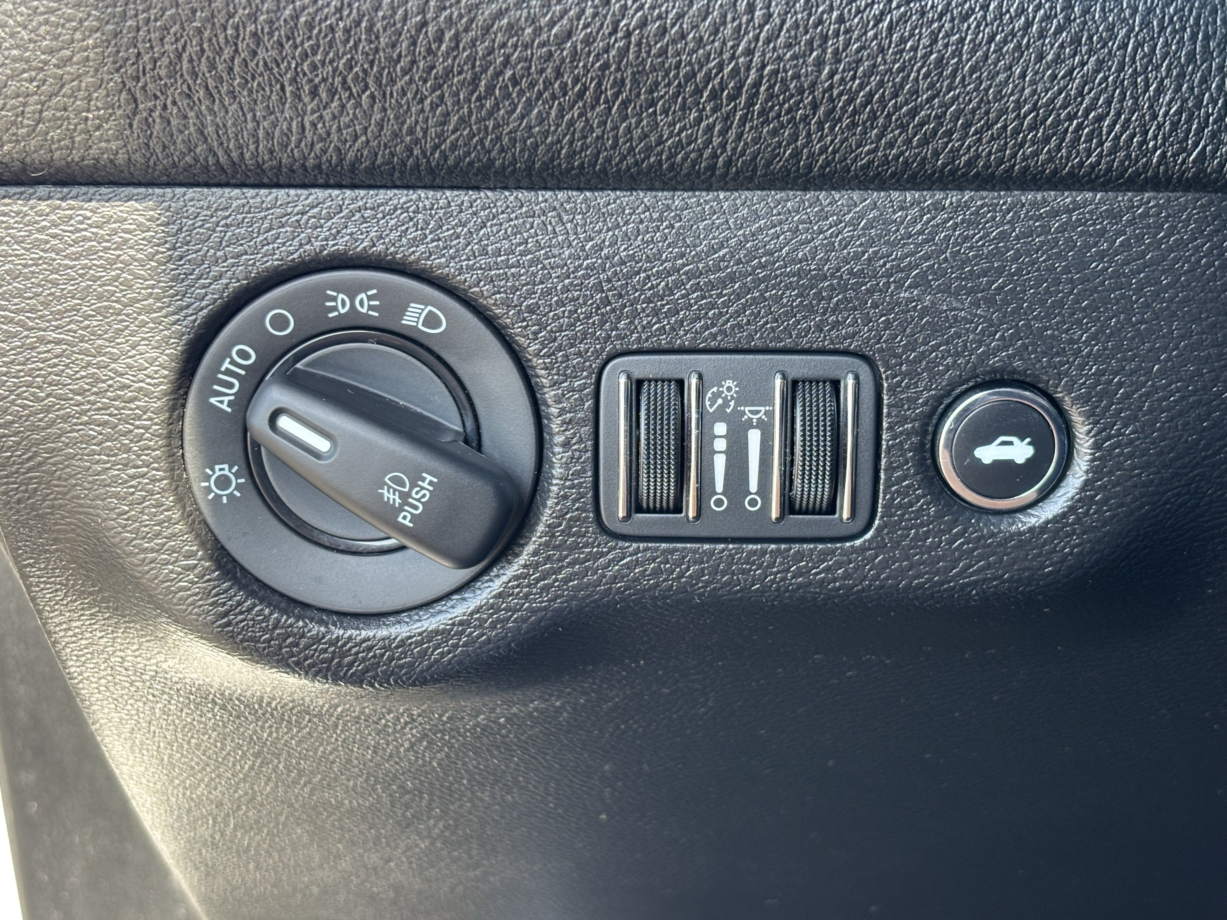 Used 2022 Dodge Challenger GT RWD image 30