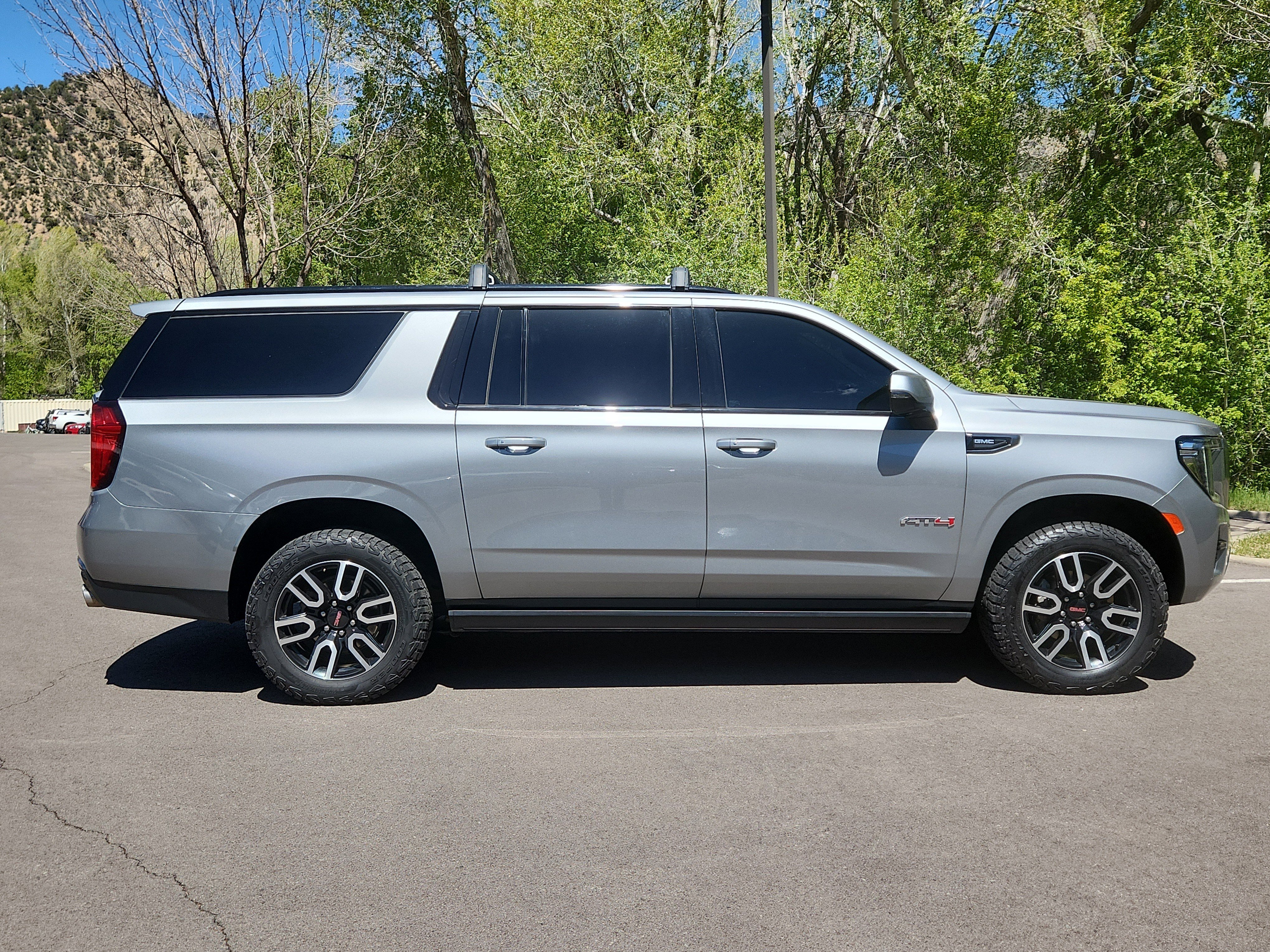 Used 2024 GMC Yukon XL AT4 AWD/4WD image 2