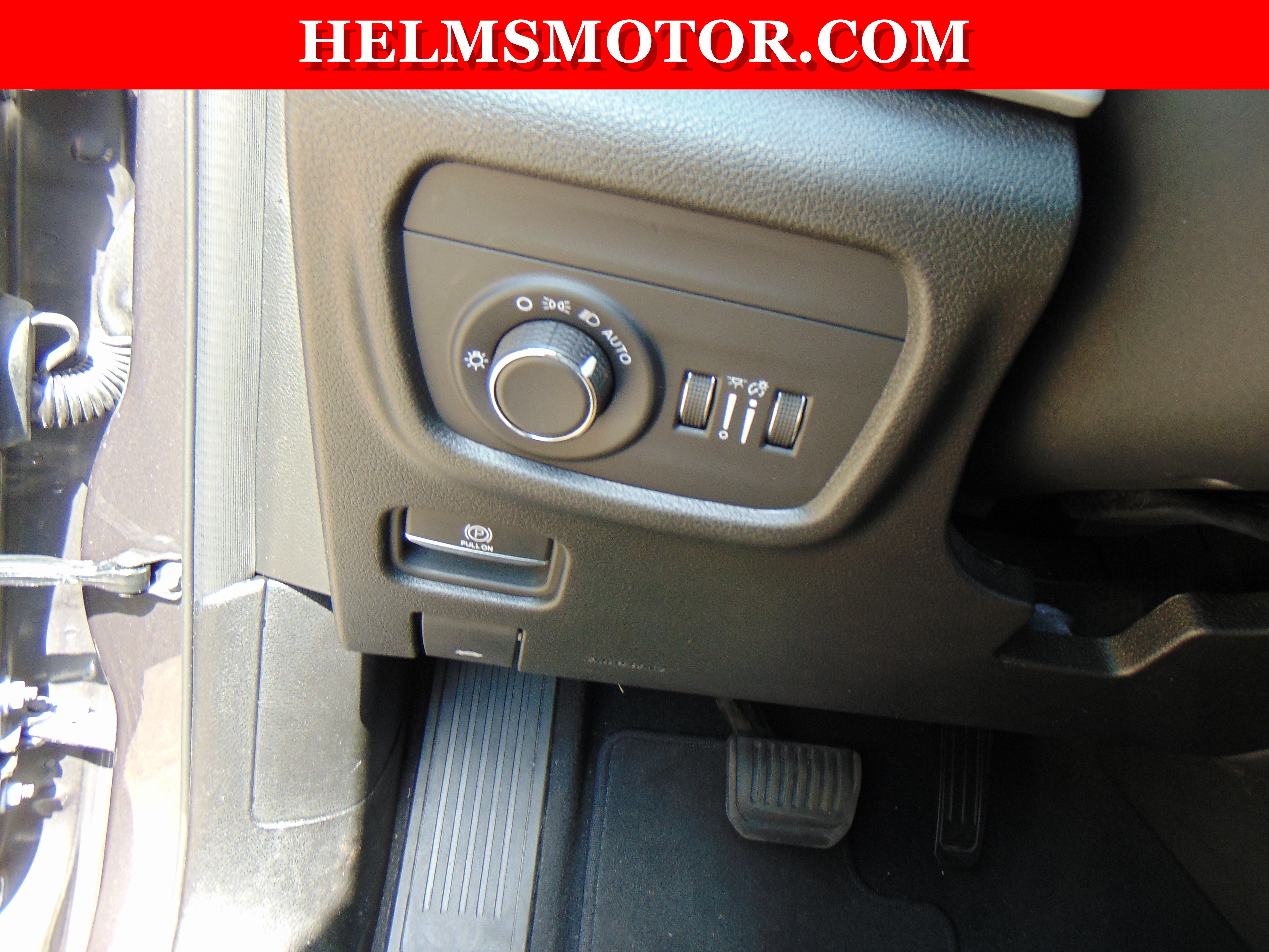 Used 2024 Jeep Grand Cherokee Altitude RWD image 19