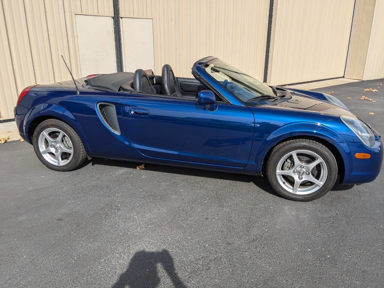 Used 2002 Toyota MR2 Spyder image 6