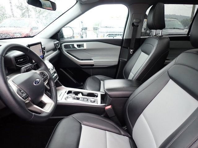 Certified 2024 Ford Explorer XLT w/ Equipment Group 202A AWD/4WD image 17