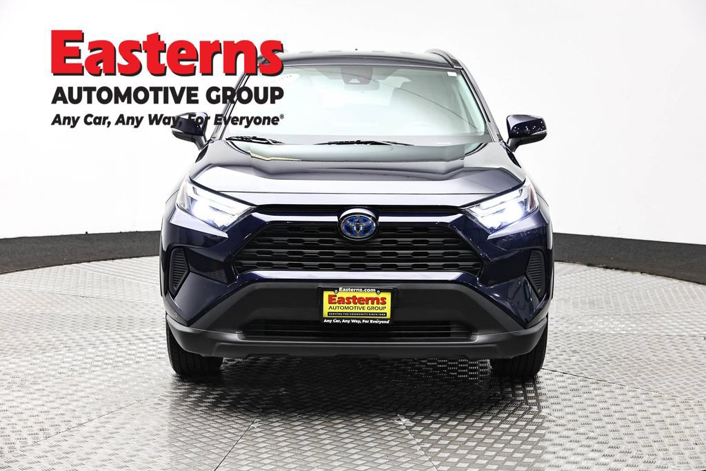 Used 2022 Toyota RAV4 XLE AWD/4WD image 2
