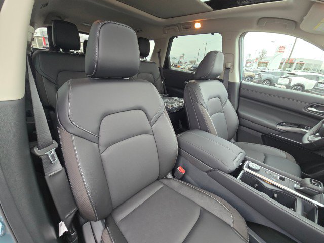 New 2026 Nissan Pathfinder SL image 13