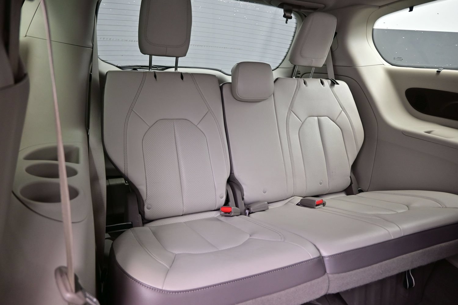 Used 2018 Chrysler Pacifica Touring-L Plus w/ Advanced Safetytec Group FWD image 18