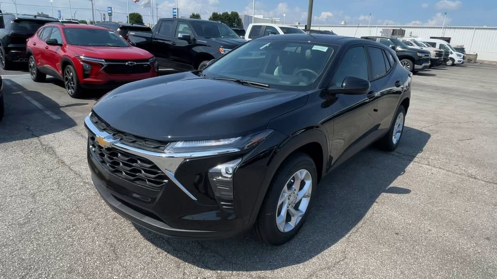 New 2026 Chevrolet Trax LS w/ LS Convenience Package FWD image 6