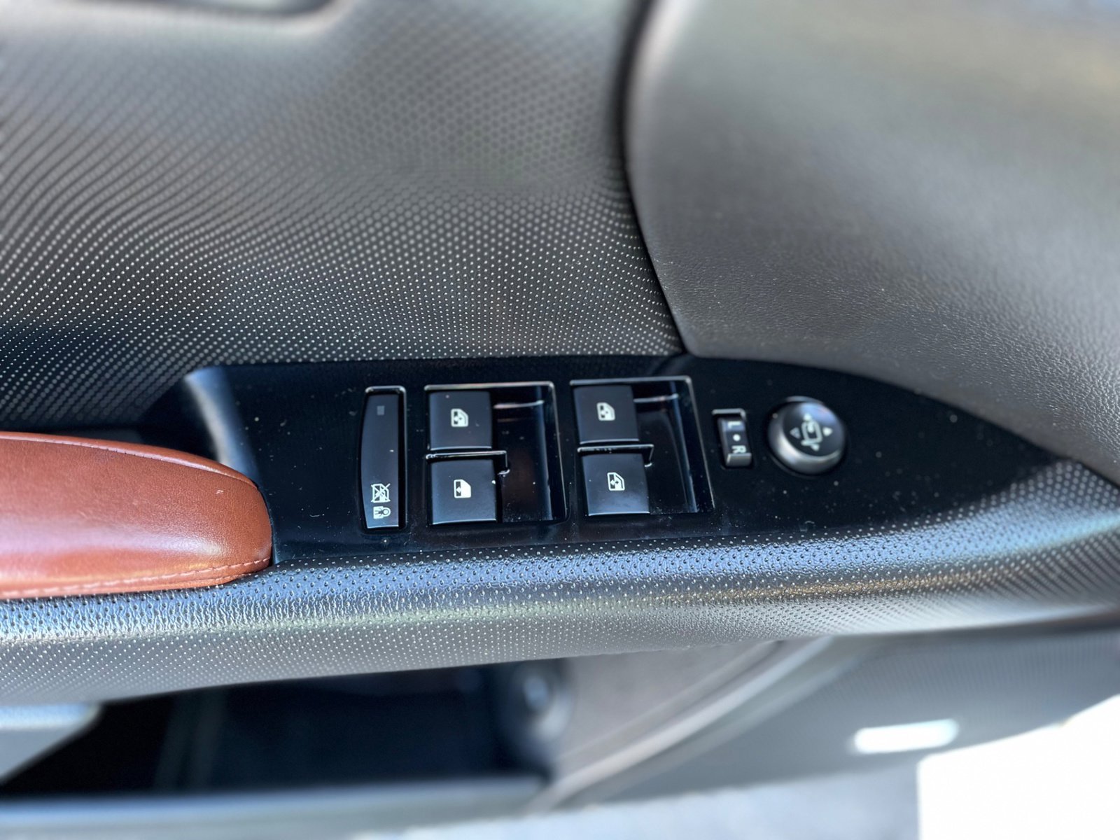 Used 2016 Cadillac XTS Luxury w/ Driver Awareness Package image 16