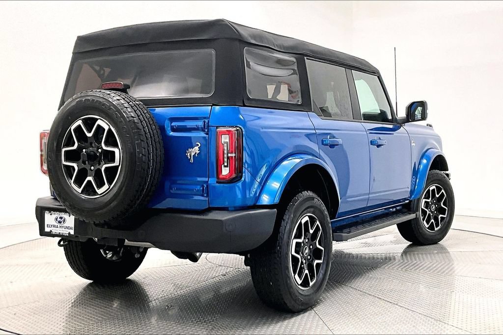 Used 2024 Ford Bronco Outer Banks AWD/4WD image 2