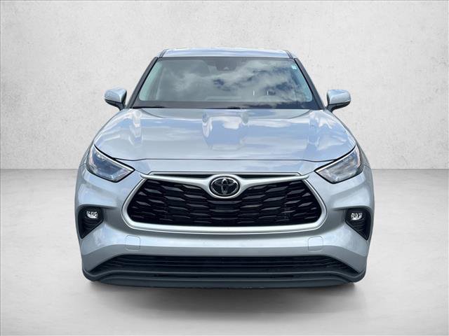 Certified 2025 Toyota Highlander LE image 2
