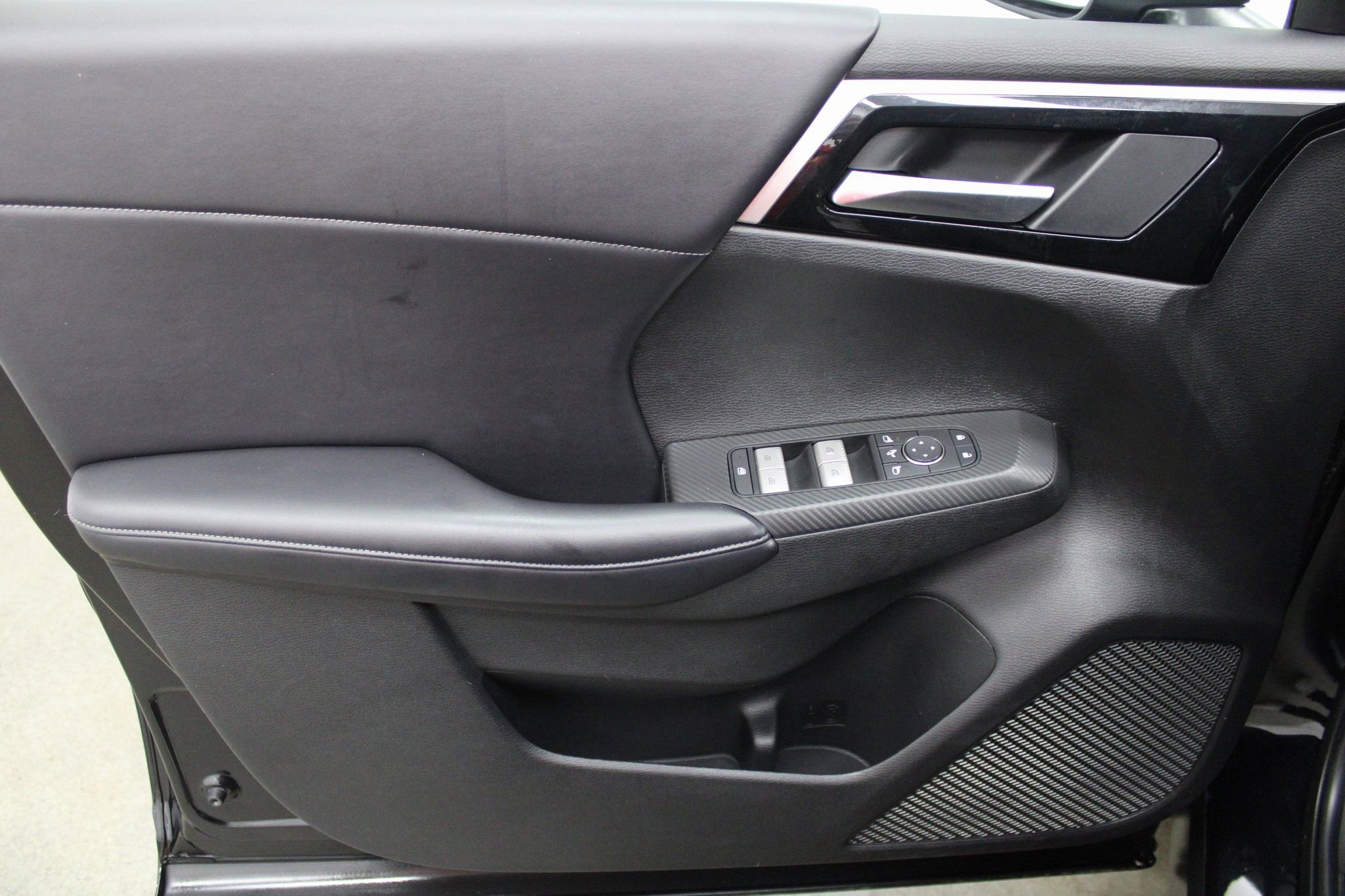 Used 2023 Mitsubishi Outlander SE image 11