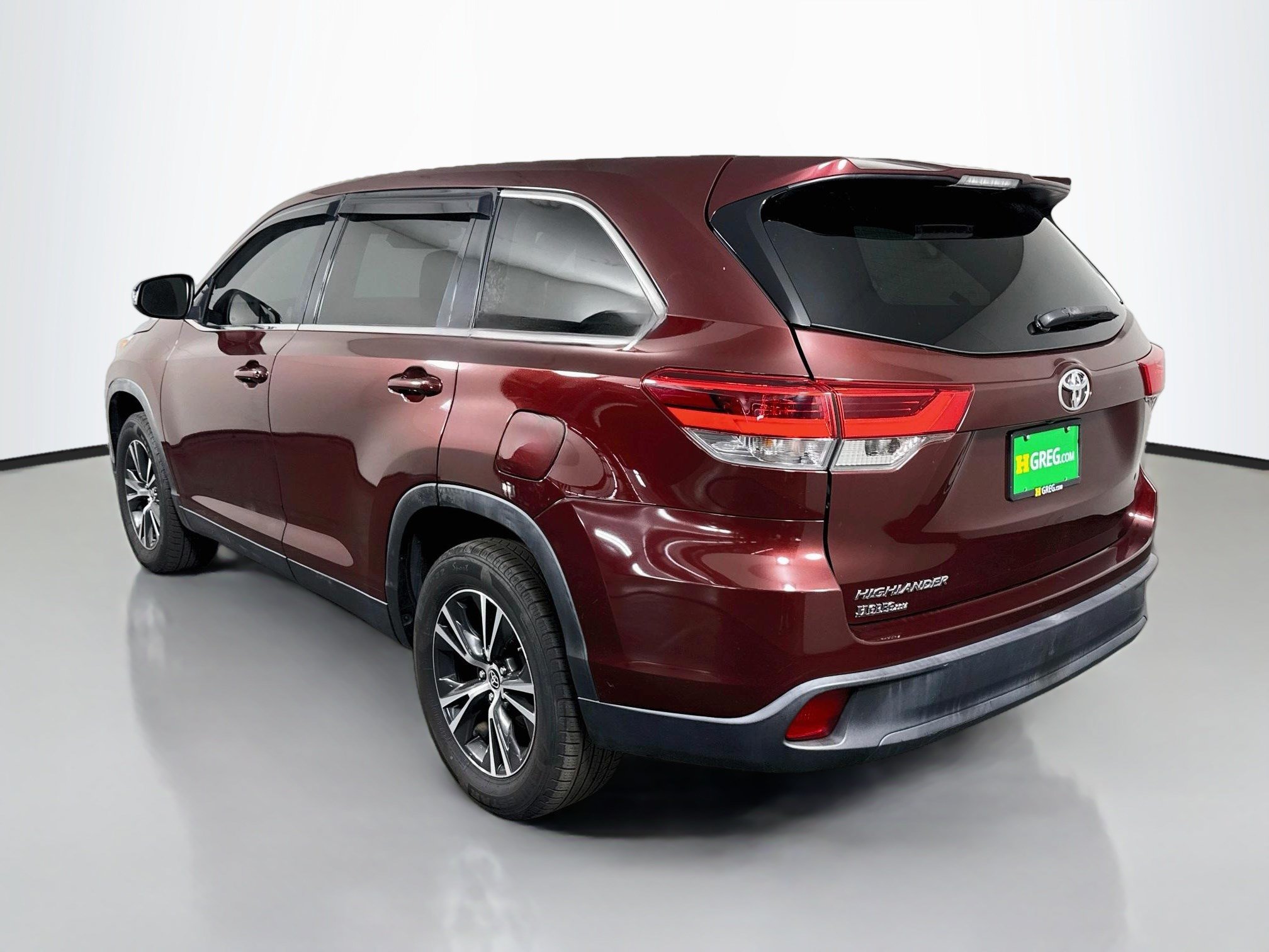 Used 2019 Toyota Highlander LE FWD image 7