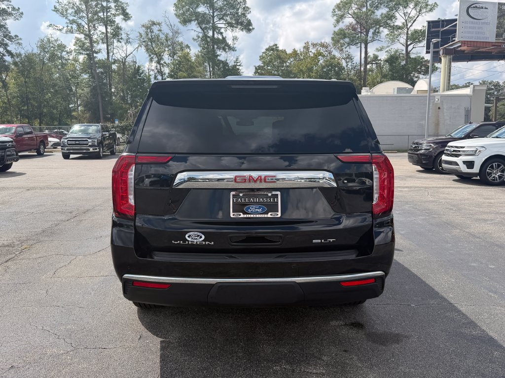 Used 2023 GMC Yukon XL SLT w/ SLT Premium Package RWD image 3