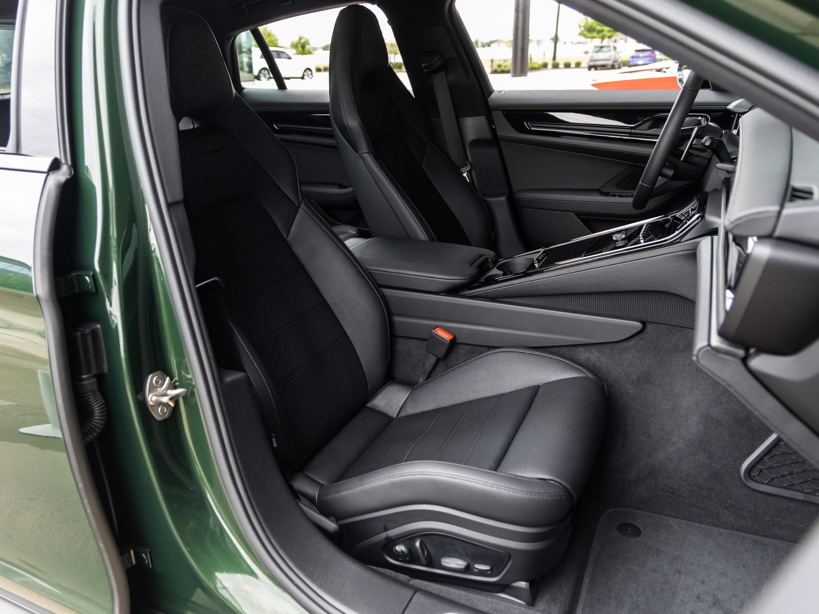 Certified 2025 Porsche Panamera image 46