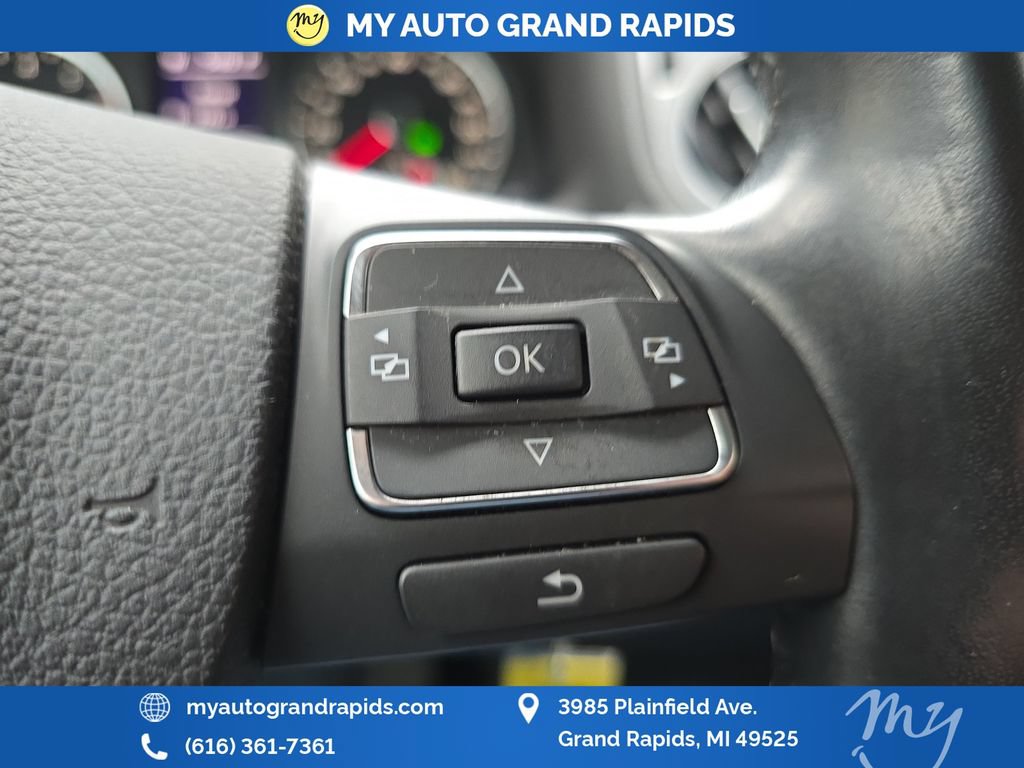 Used 2013 Volkswagen Tiguan S FWD image 17
