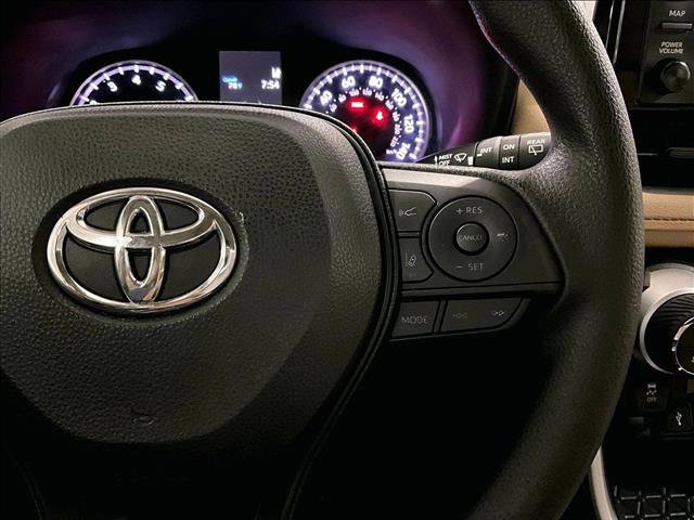 Used 2022 Toyota RAV4 XLE w/ Convenience Package FWD image 21