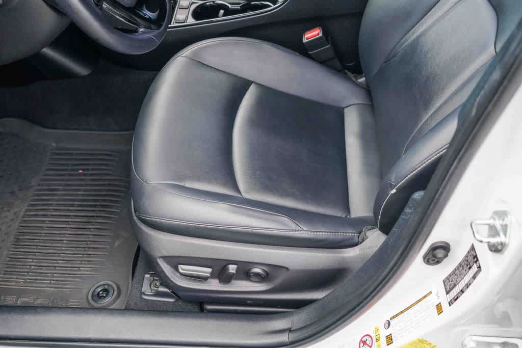 Used 2021 Toyota Prius Prime Limited w/ Carpet Mat Package (TMS) FWD image 19