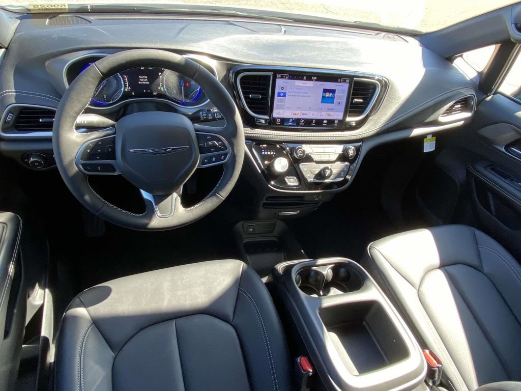 New 2026 Chrysler Pacifica Select image 35