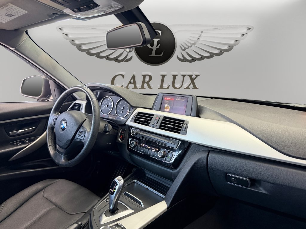 Used 2018 BMW 320i xDrive Sedan AWD/4WD image 16