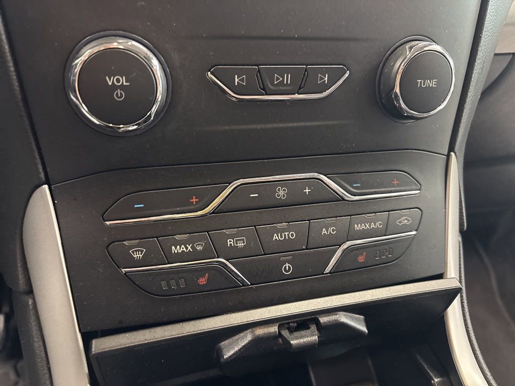 Used 2019 Ford Edge SEL w/ Equipment Group 201A FWD image 40