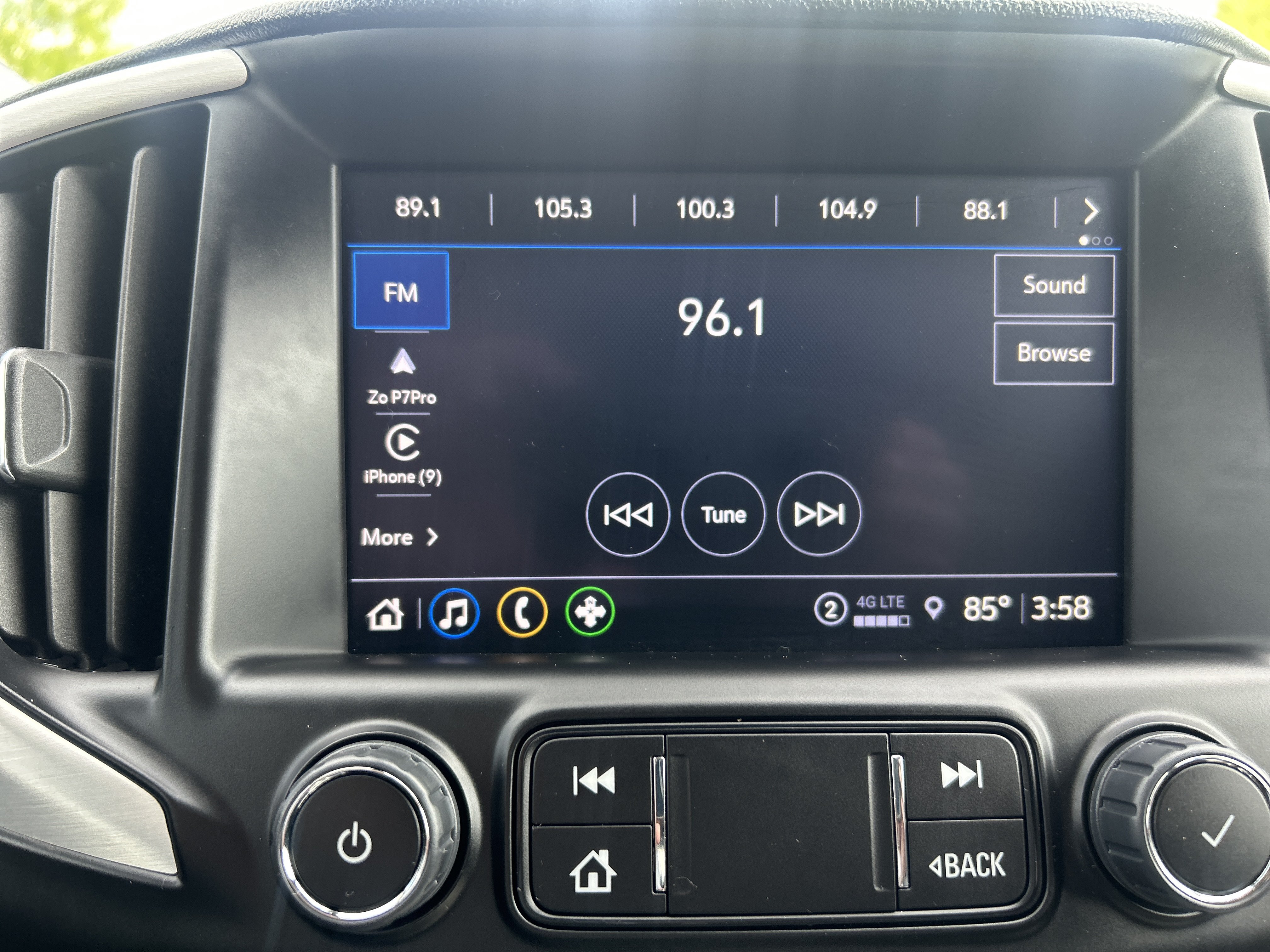 Used 2024 GMC Terrain SLT AWD/4WD image 25