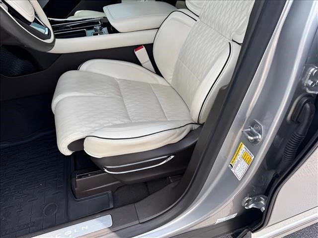 Used 2020 Lincoln Aviator Black Label w/ Dynamic Handling Package AWD/4WD image 6