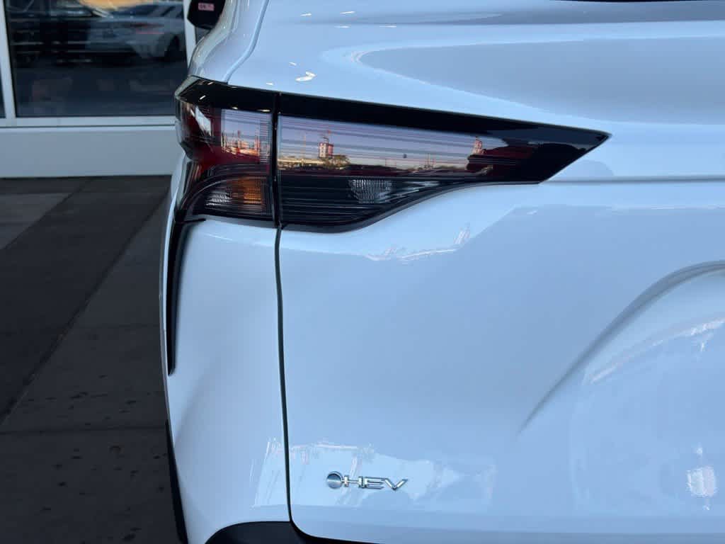 New 2026 Toyota Sienna LE FWD image 10