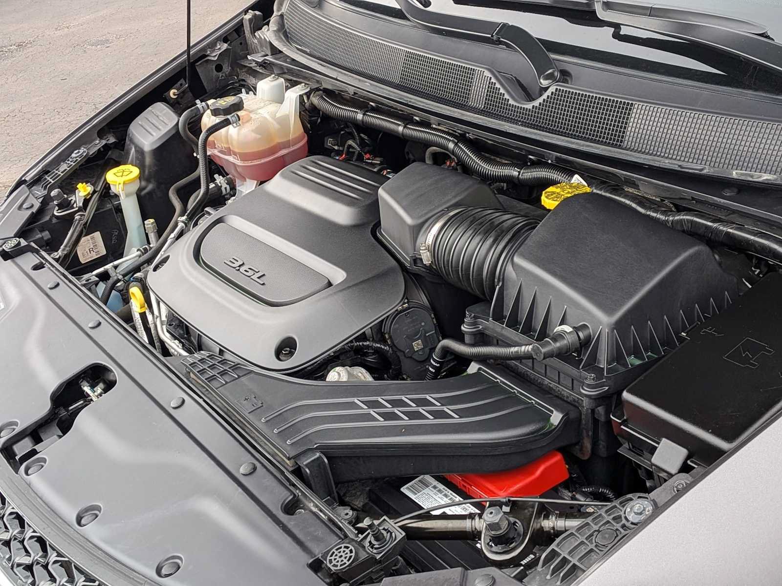 Used 2023 Chrysler Pacifica Touring-L FWD image 28