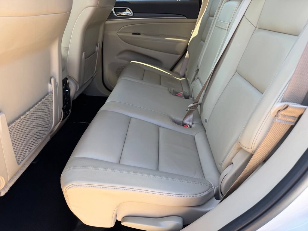 Used 2019 Jeep Grand Cherokee Limited w/ Trailer Tow Group IV AWD/4WD image 11