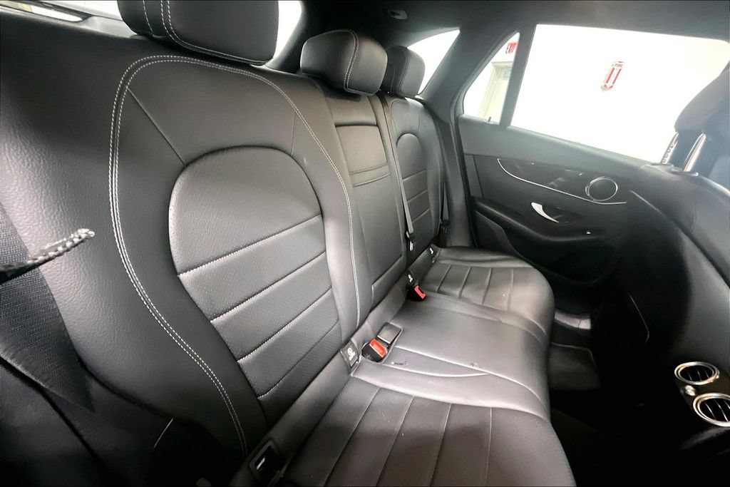 Used 2021 Mercedes-Benz GLC 300 image 27