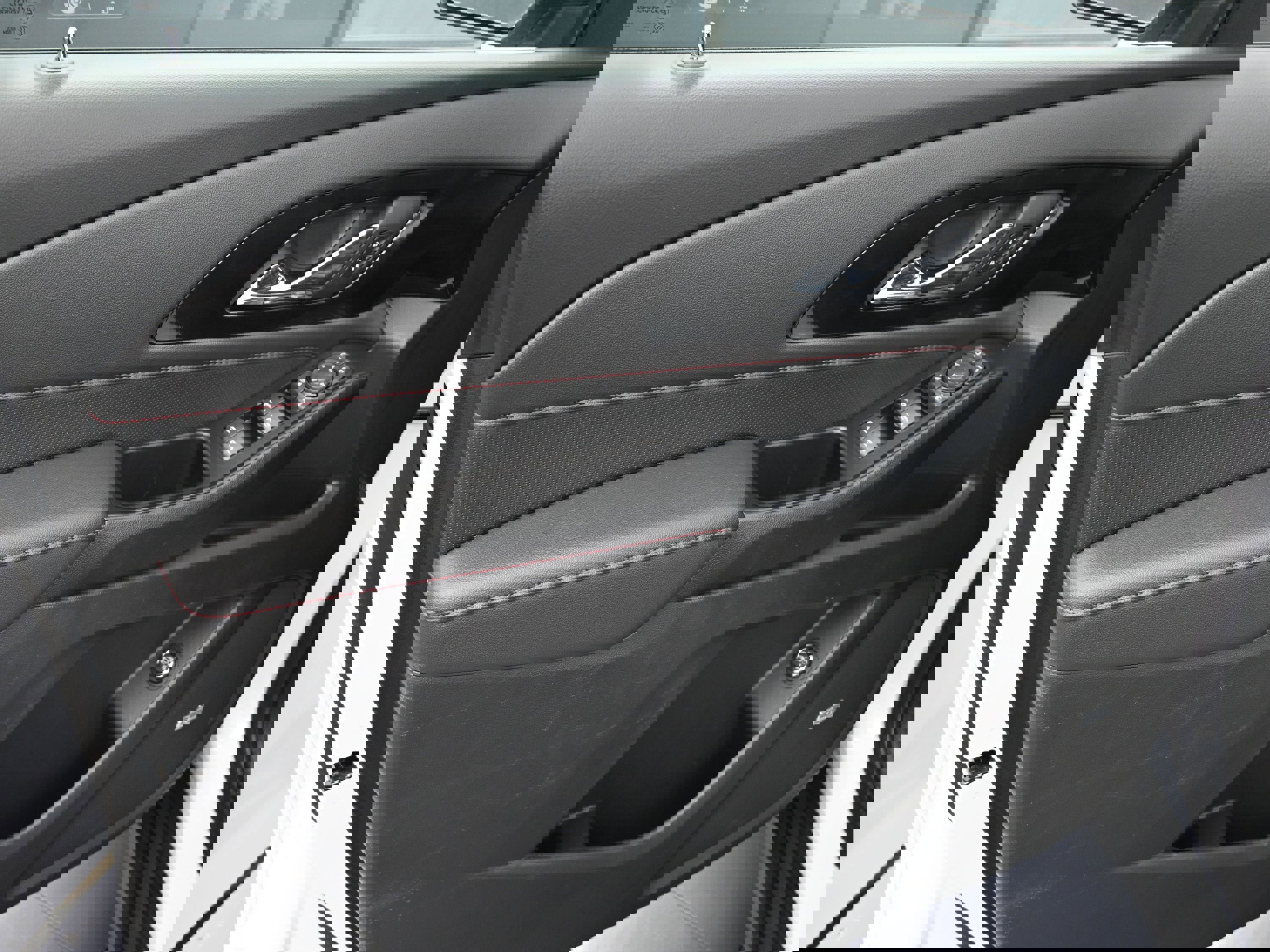 Certified 2023 Chevrolet Traverse RS image 20