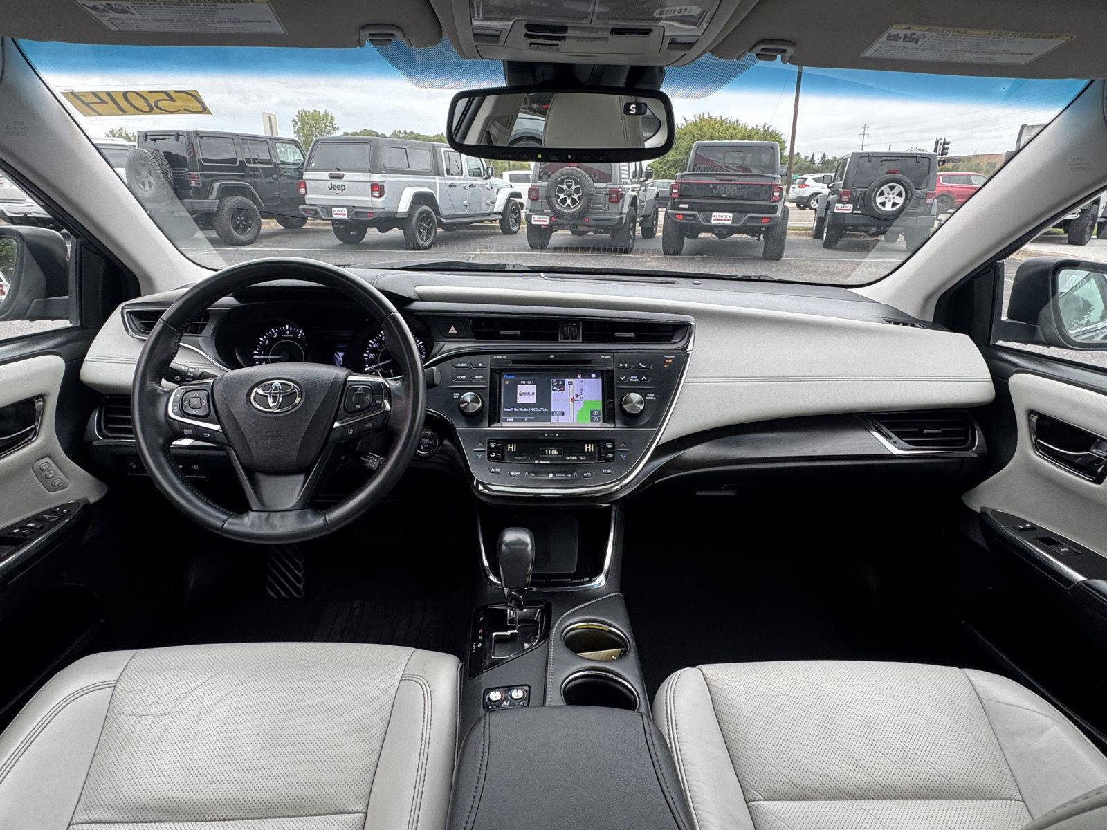 Used 2018 Toyota Avalon Limited FWD image 28