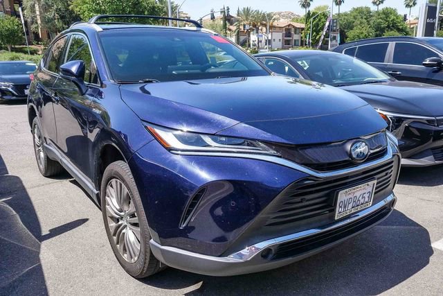 Used 2021 Toyota Venza XLE w/ Carpet Mat Package (TMS) image 2