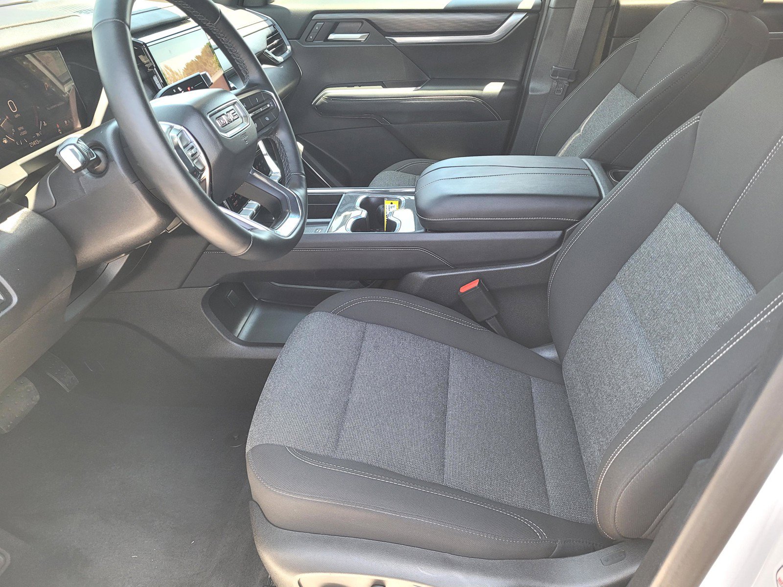 Used 2025 GMC Acadia Elevation FWD image 15