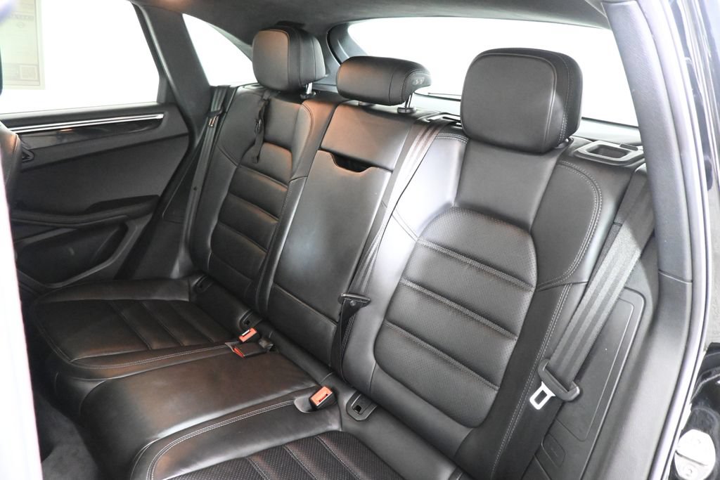 Used 2015 Porsche Macan Turbo AWD/4WD image 4