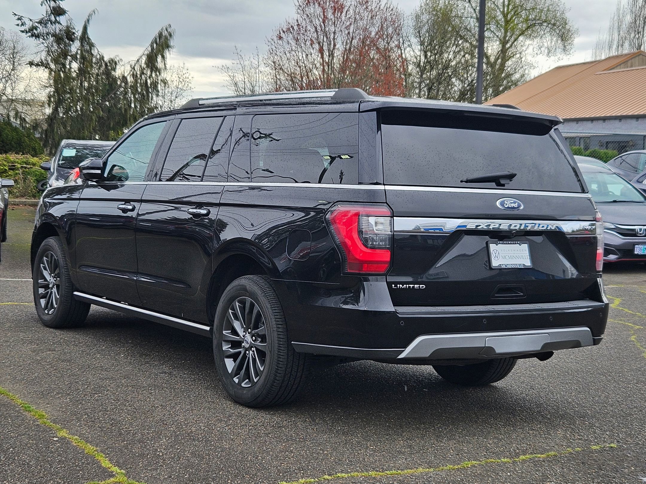 Used 2021 Ford Expedition Max Limited image 3