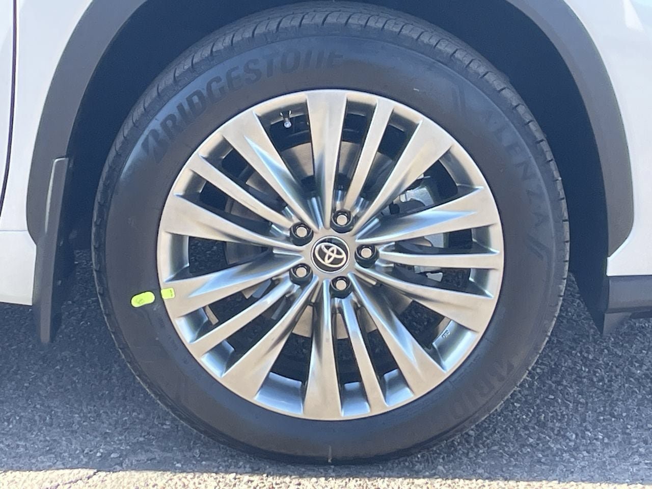 New 2026 Toyota Highlander Platinum AWD/4WD image 10