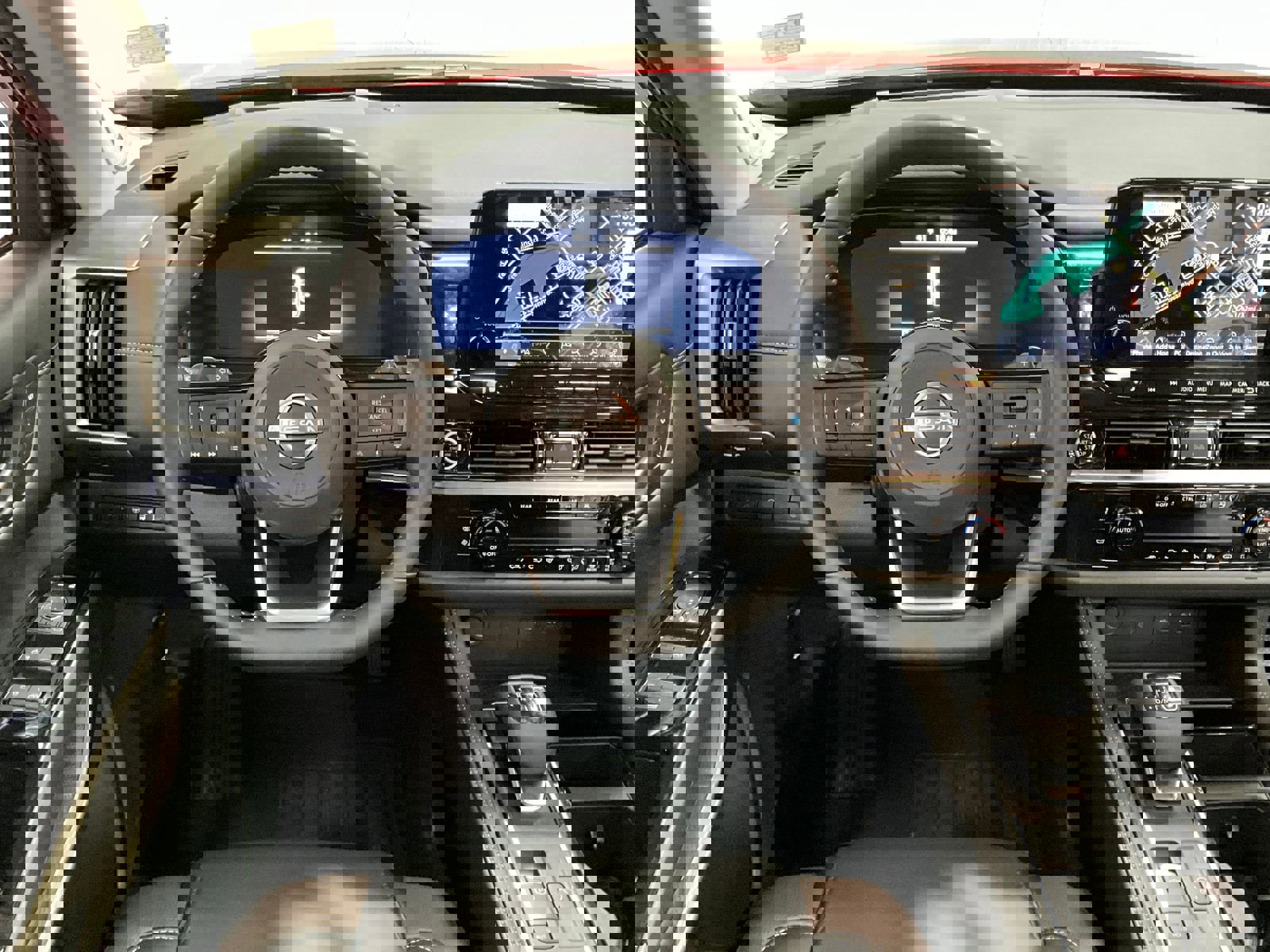 Used 2024 Nissan Pathfinder Platinum w/ Cargo Package image 7