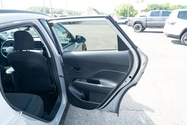 Used 2025 Hyundai Kona SEL AWD/4WD image 14
