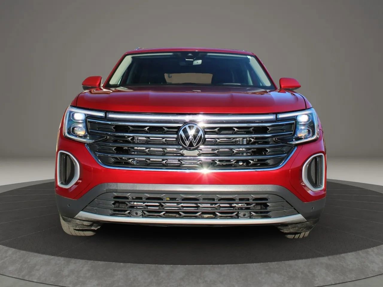 Used 2024 Volkswagen Atlas SEL image 2