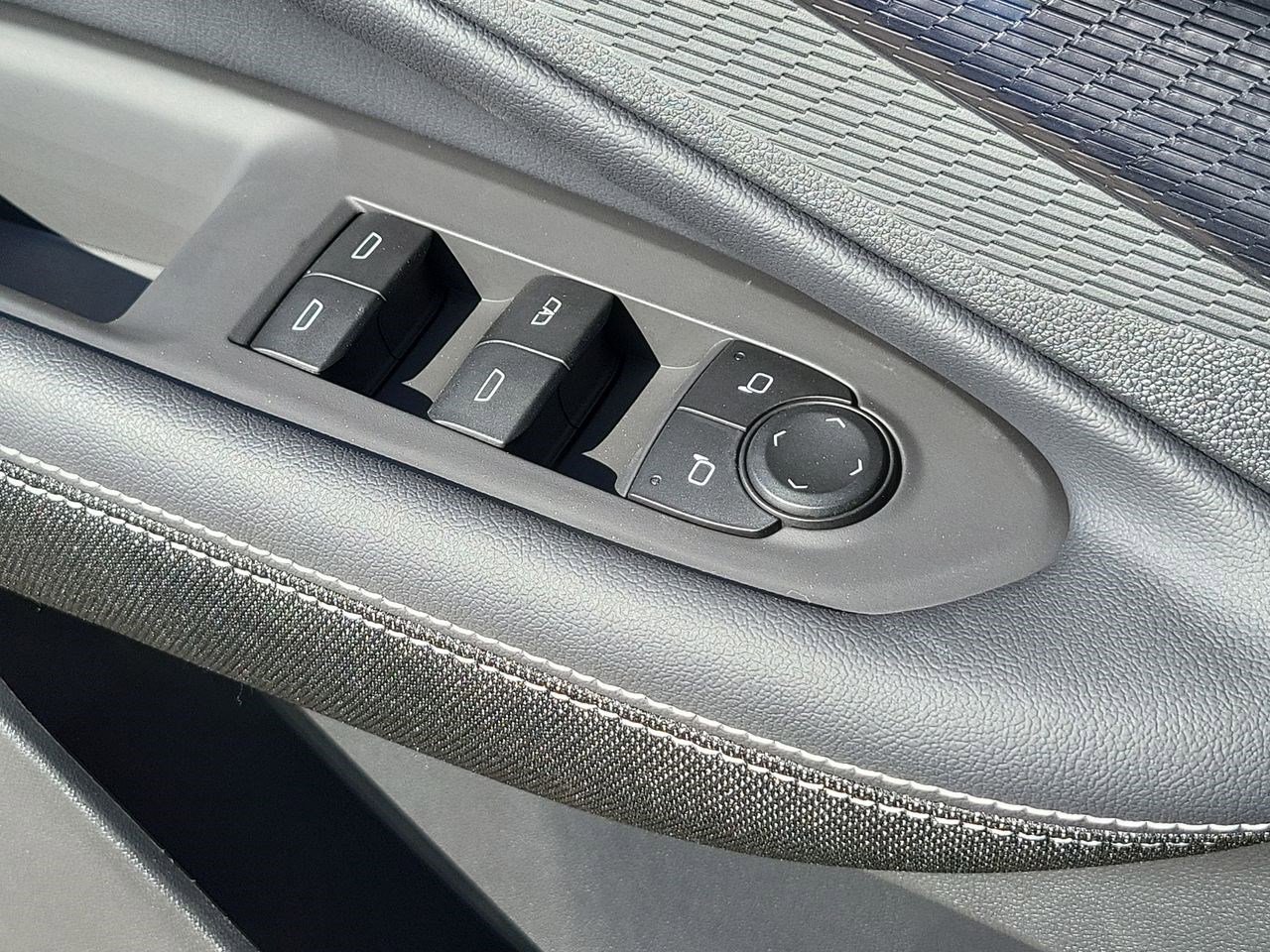 New 2026 Chevrolet Blazer EV LT image 25