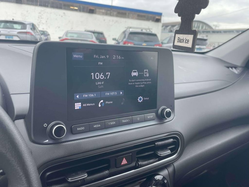 Used 2023 Hyundai Kona SEL image 27