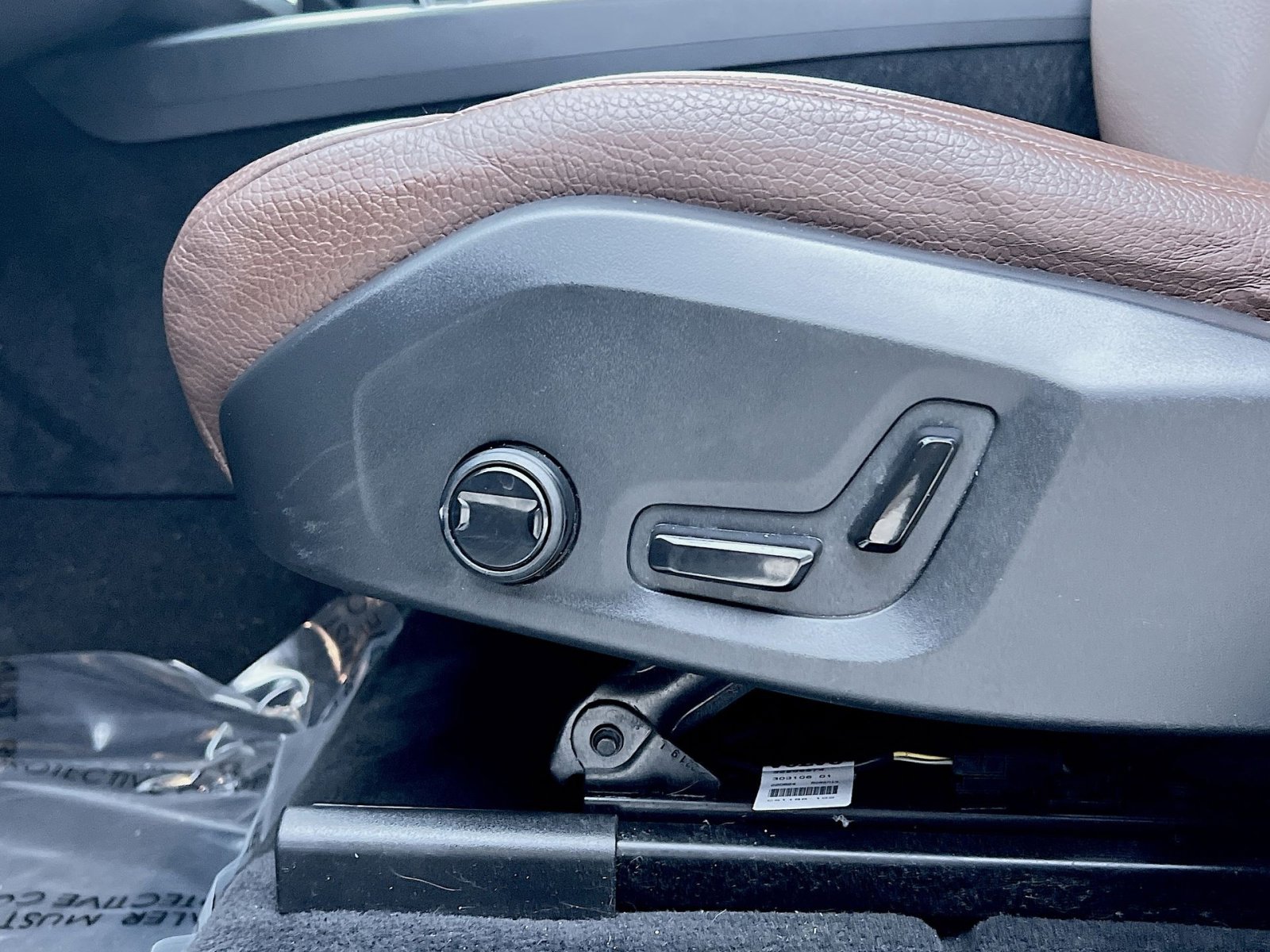 Used 2023 Volvo XC60 B5 Plus w/ Climate Package image 14