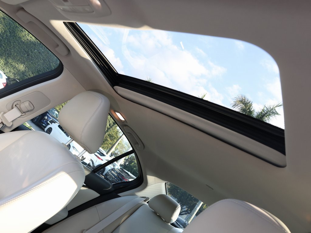 Used 2022 INFINITI Q50 Luxe w/ Cargo Package image 18