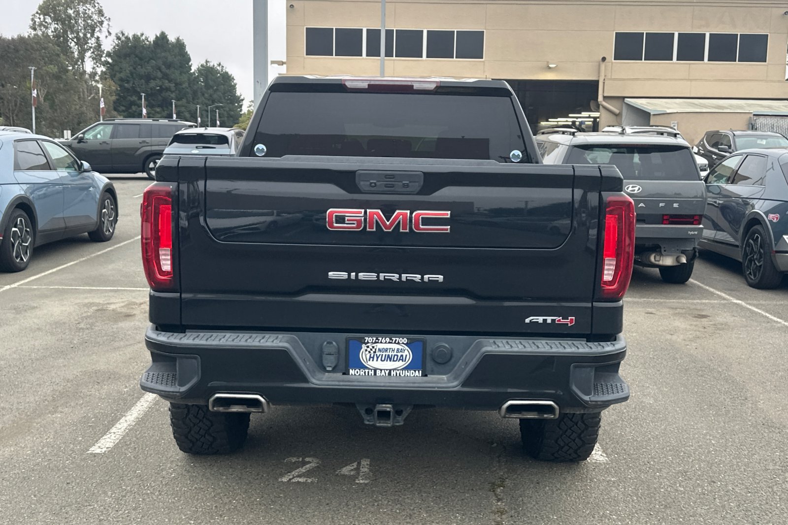 Used 2021 GMC Sierra 1500 AT4 AWD/4WD image 6