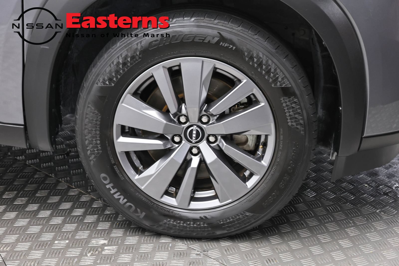 Used 2025 Nissan Pathfinder SV FWD image 32