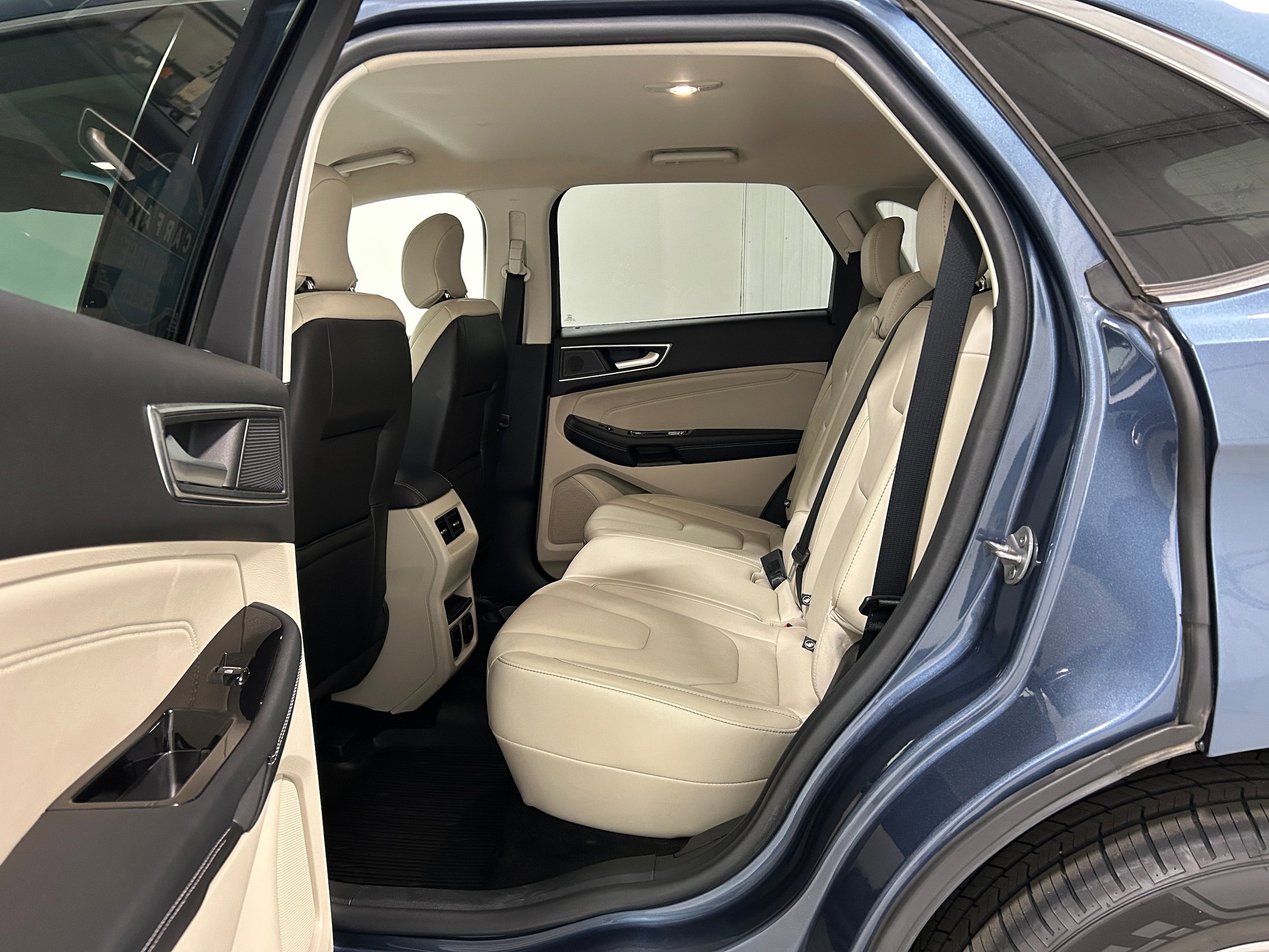 Used 2019 Ford Edge Titanium w/ Cold Weather Package AWD/4WD image 27