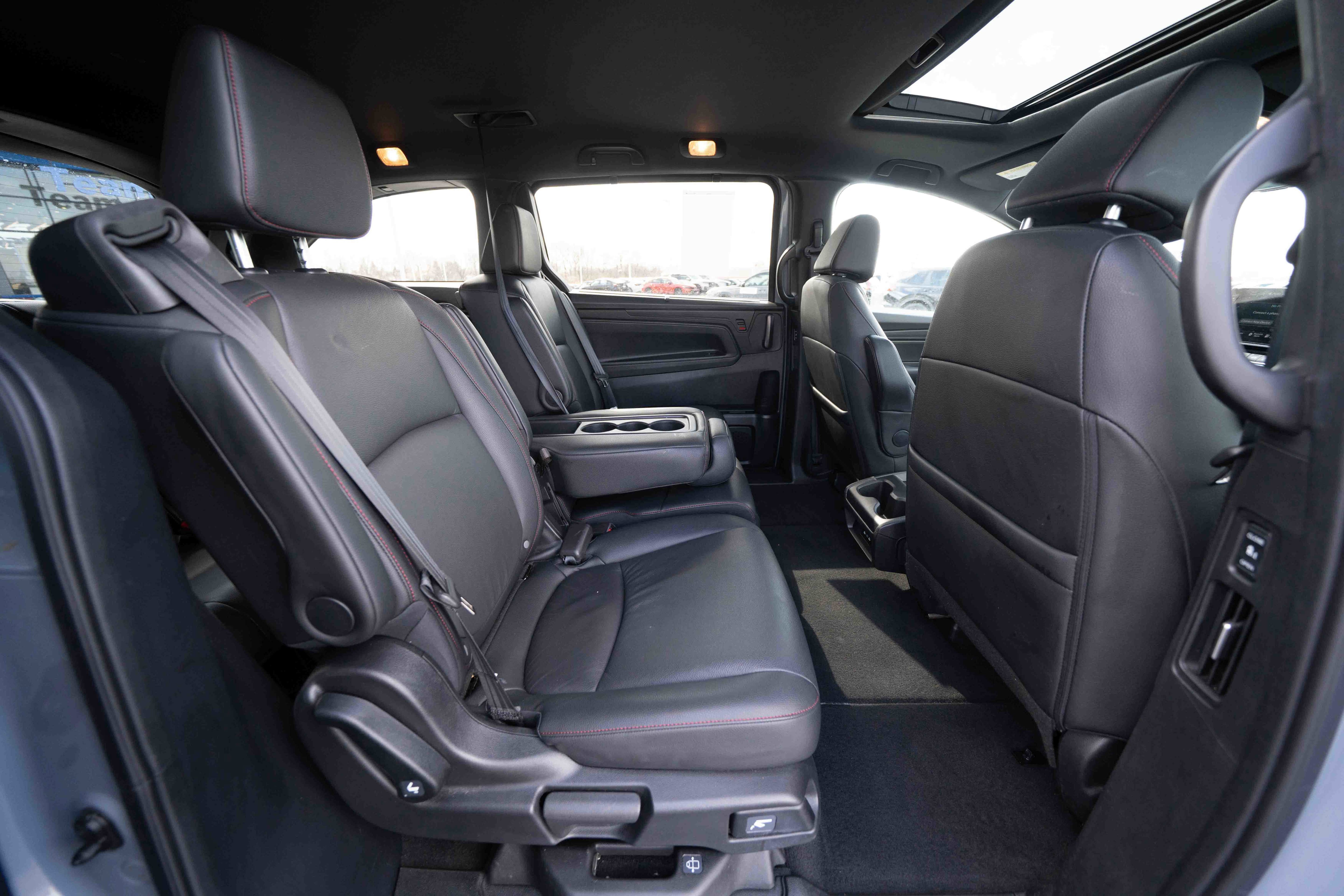Used 2025 Honda Odyssey Sport-L image 25
